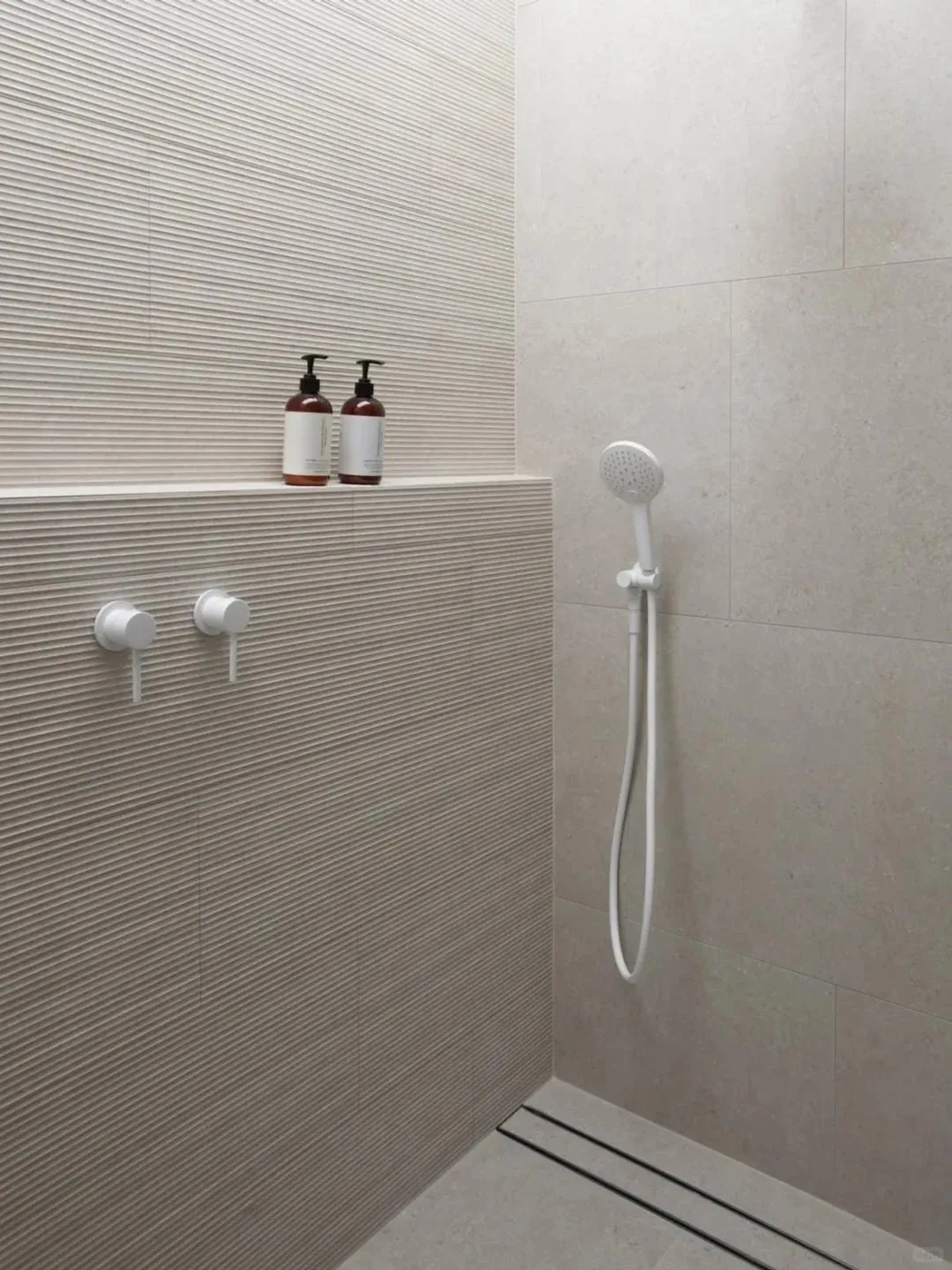 Ivory White Limestone Molded Antique Finish Wall & Floor Tile