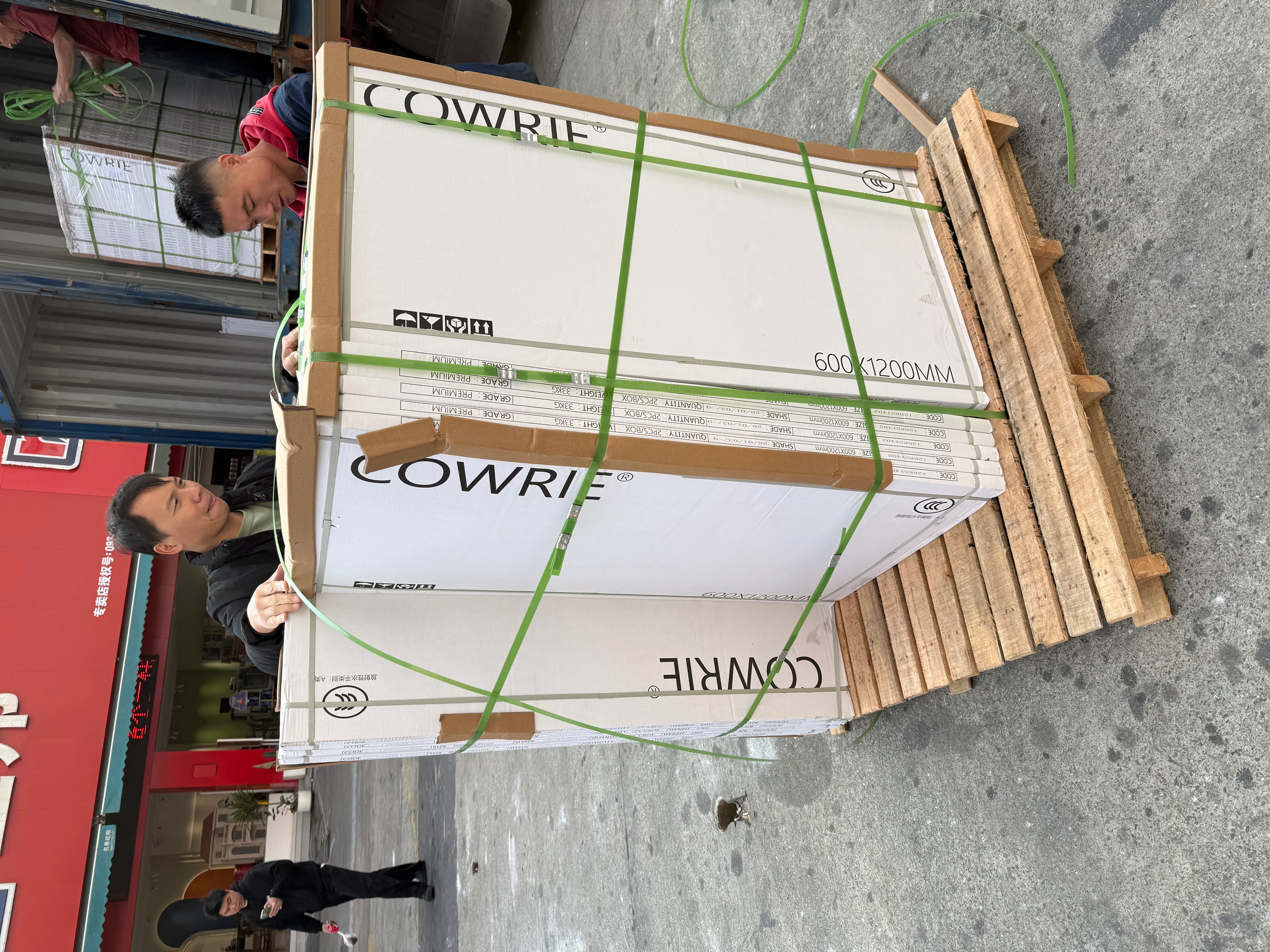 Limestone Look Tiles Delivered to Kuwait - Container Loading3