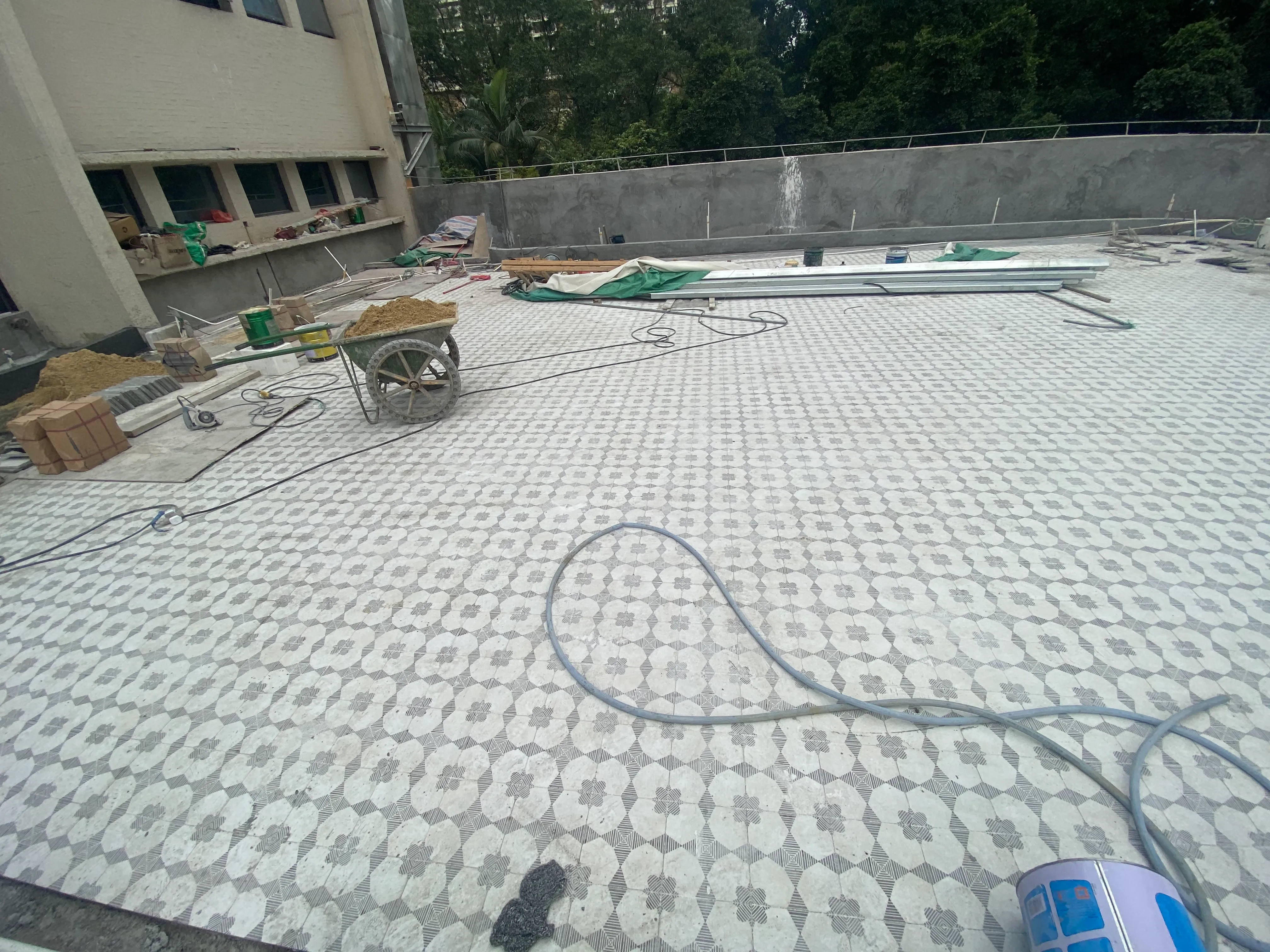 Biophilic Luxury Fine Dining Restaurant with Customized Decorative Tiles - Biophilic Luxury Fine Dining Restaurant with Customized Decorative Tiles 3