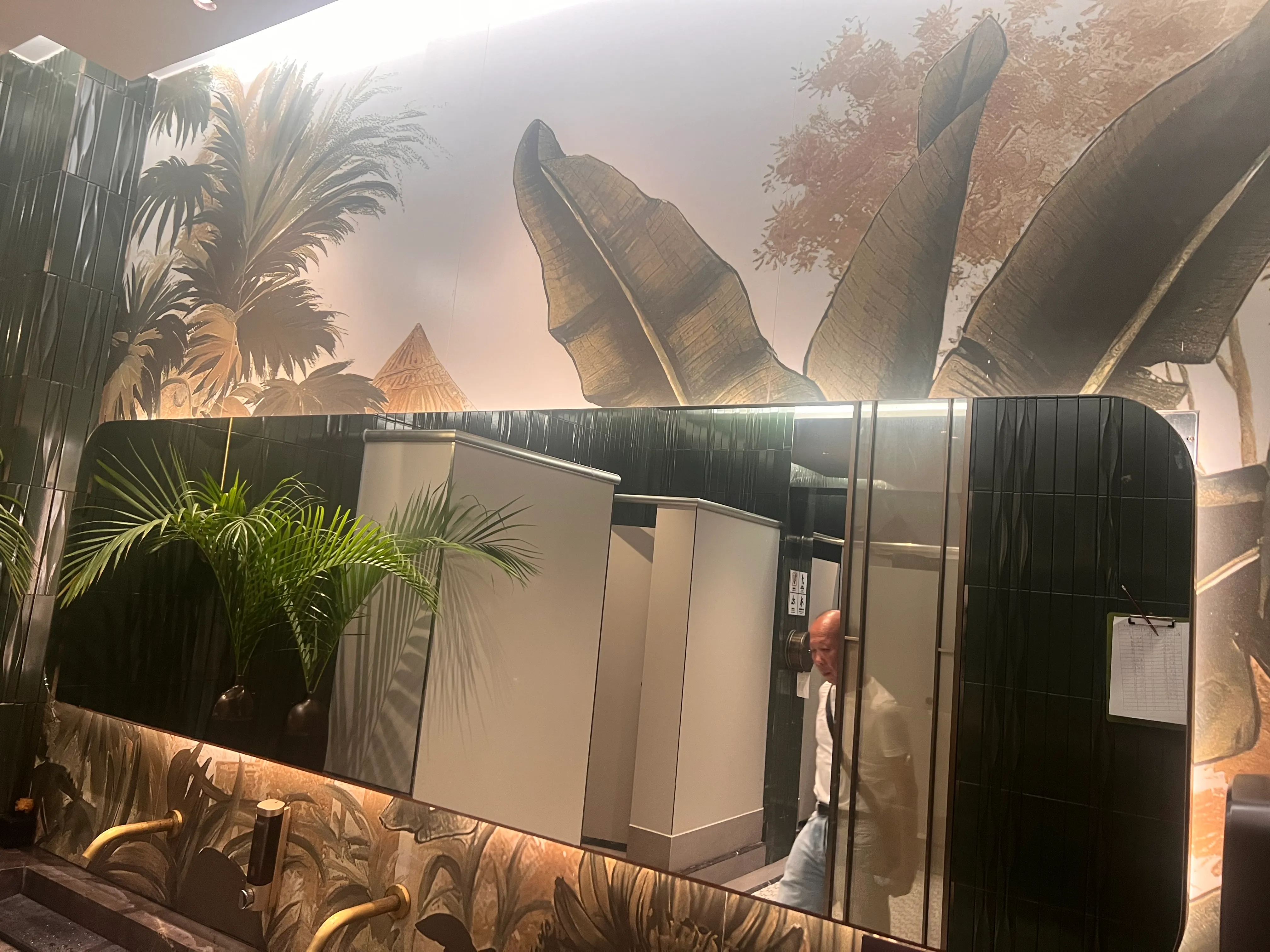 Biophilic Luxury Fine Dining Restaurant with Customized Decorative Tiles - Biophilic Luxury Fine Dining Restaurant with Customized Decorative Tiles 6