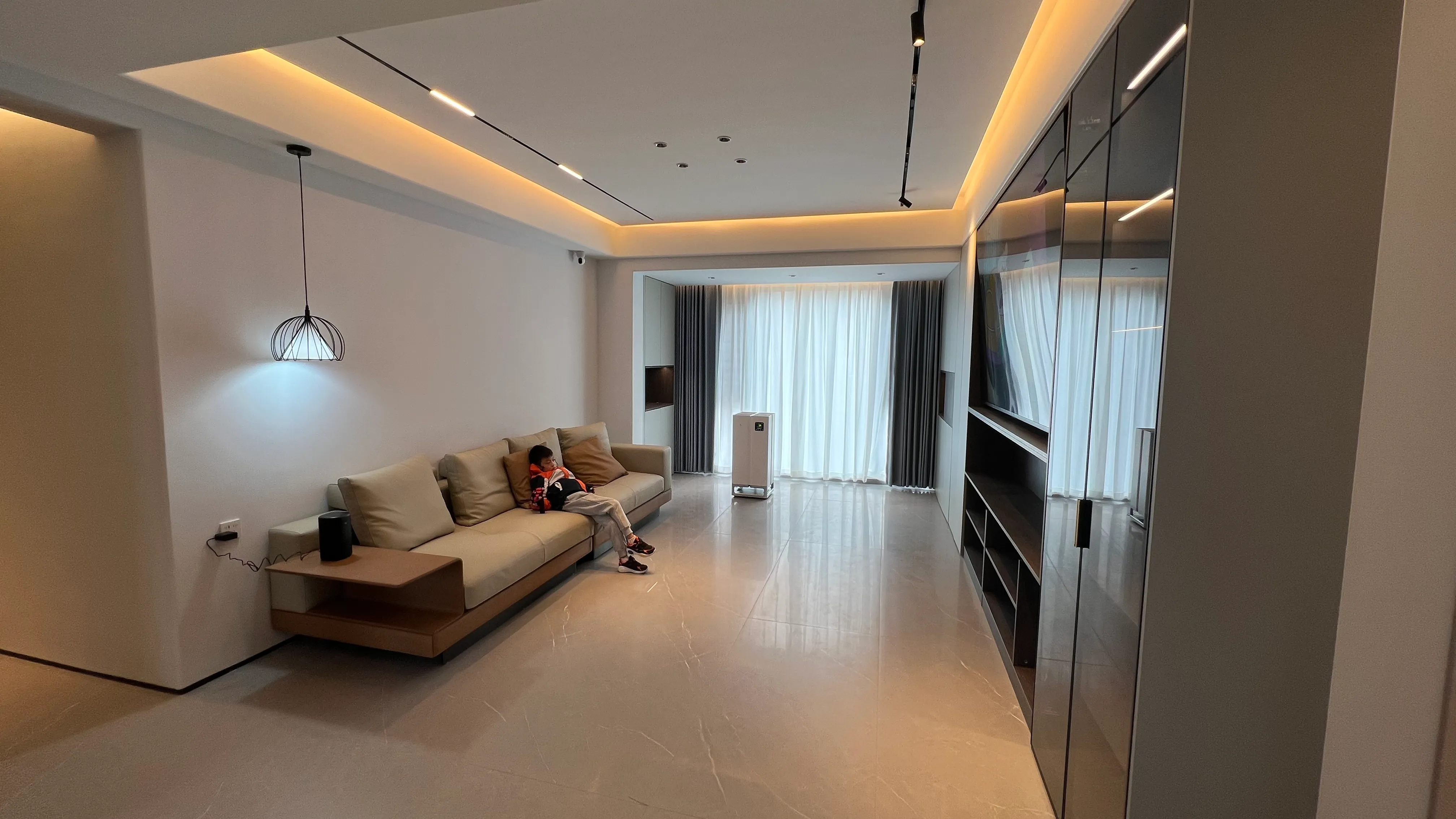 Modern Classic Apartment with Stone Look Tiles