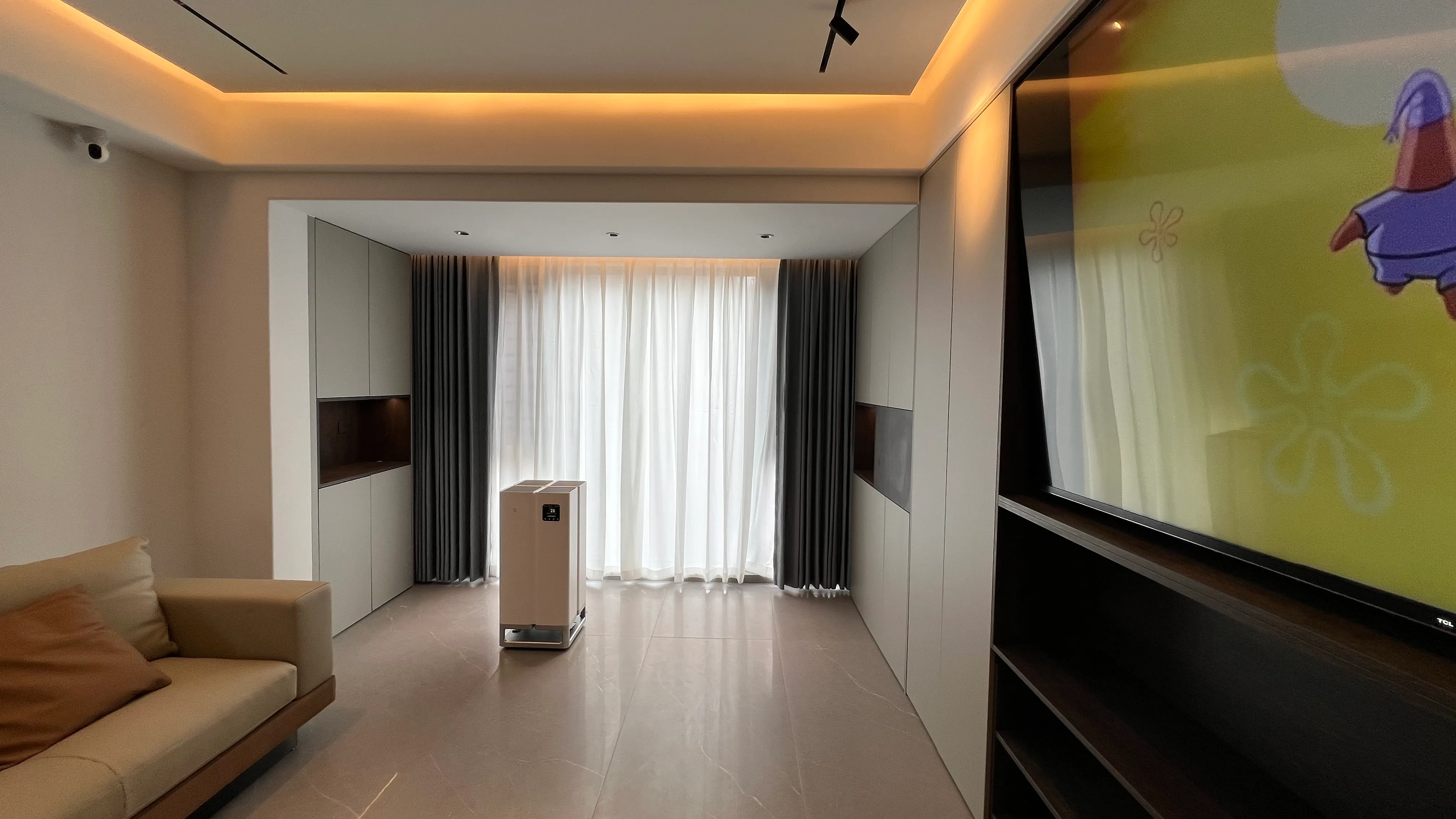 Modern Classic Apartment with Stone Look Tiles - Modern Classic Living Room with Stone Look Tiles 1