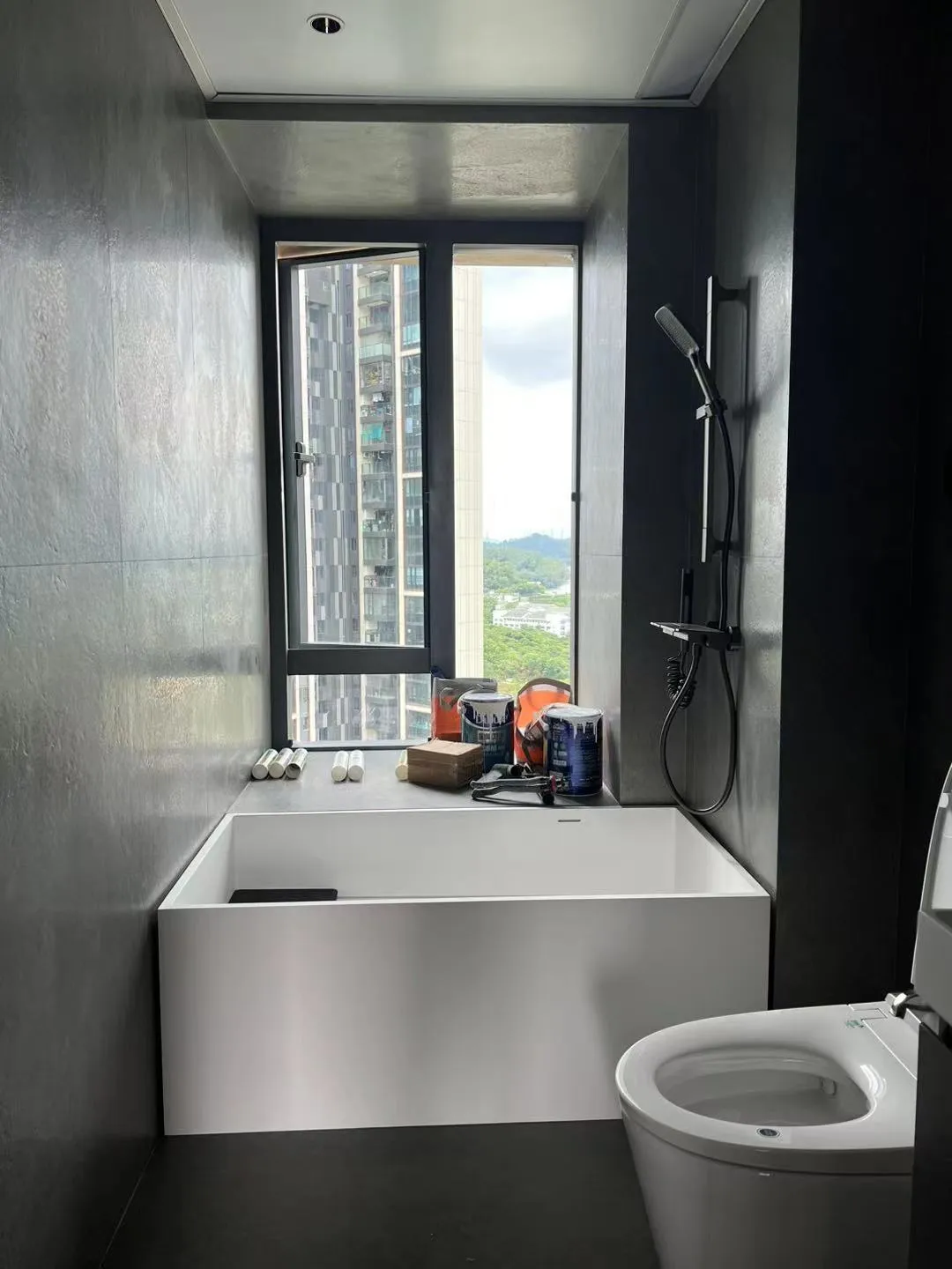 Modern Luxury Bathroom with Concrete Look Tiles - Modern Luxury Bathroom with Concrete Look Tiles 2