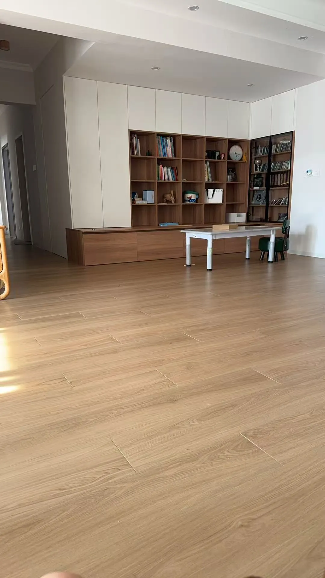 Natural Modern Apartment with Wood Look Tiles