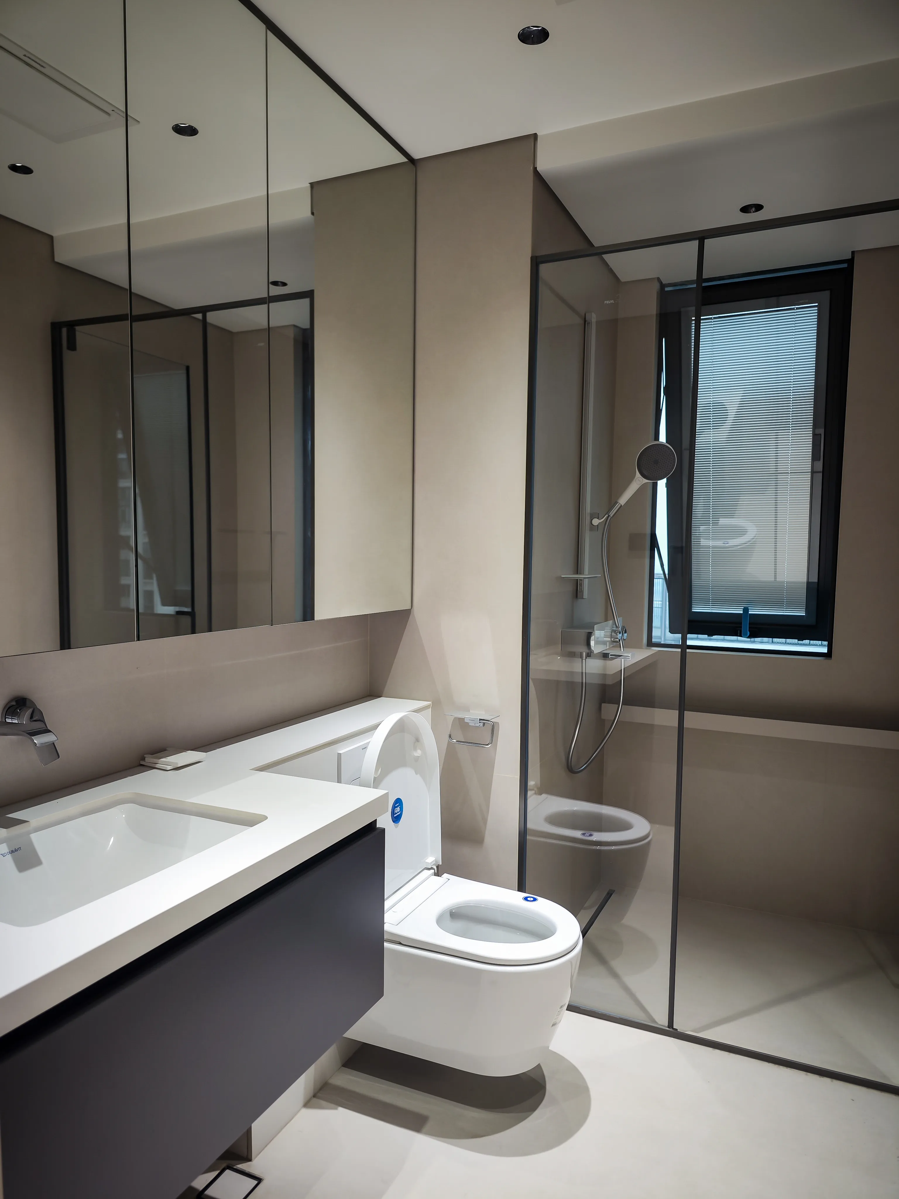 Organic Modern Bathroom with Microcement Tiles - Organic Modern Bathroom with Microcement Tiles 5