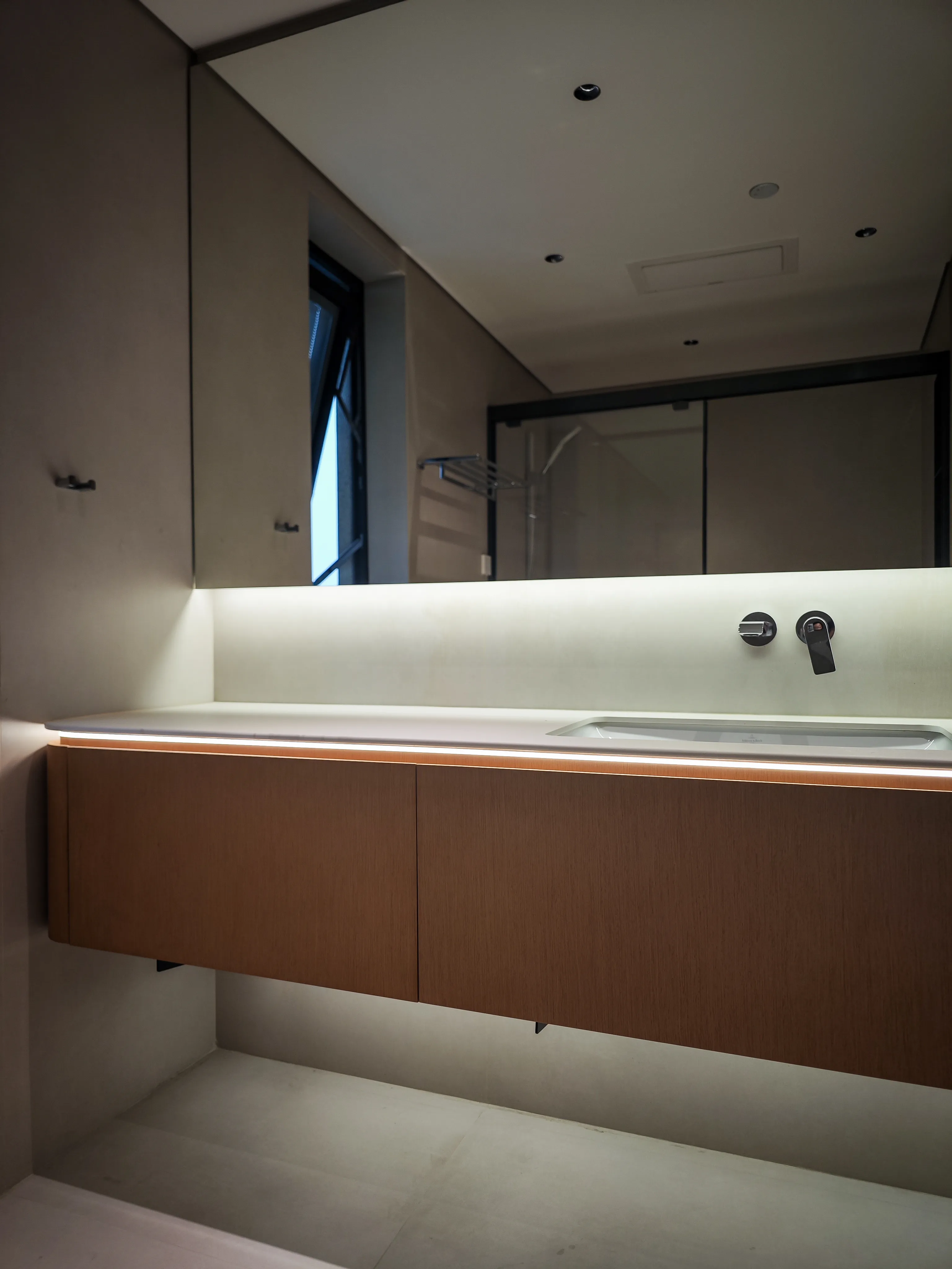 Organic Modern Bathroom with Microcement Tiles - Organic Modern Bathroom with Microcement Tiles 6