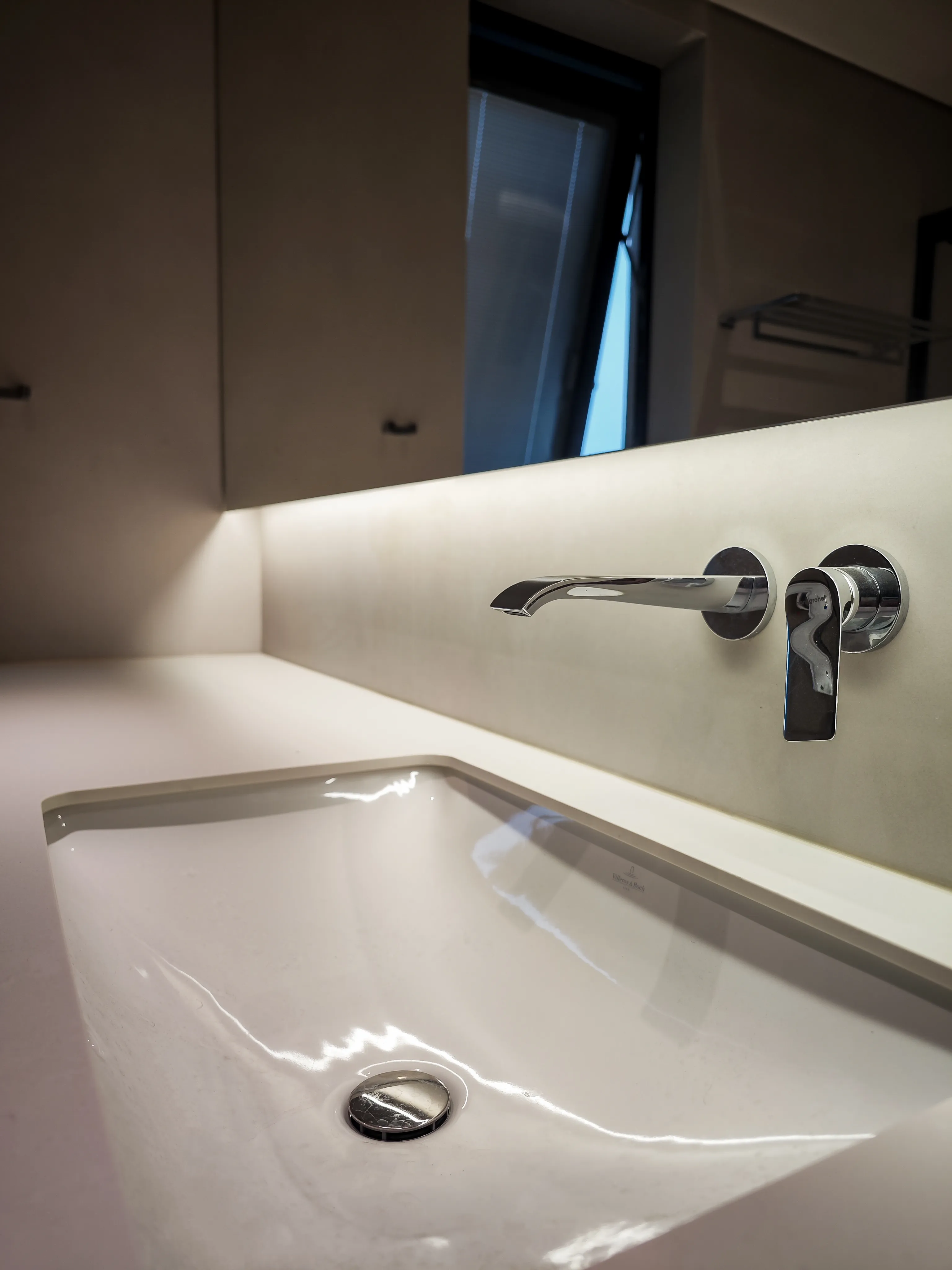 Organic Modern Bathroom with Microcement Tiles - Organic Modern Bathroom withMicrocement Tiles  4