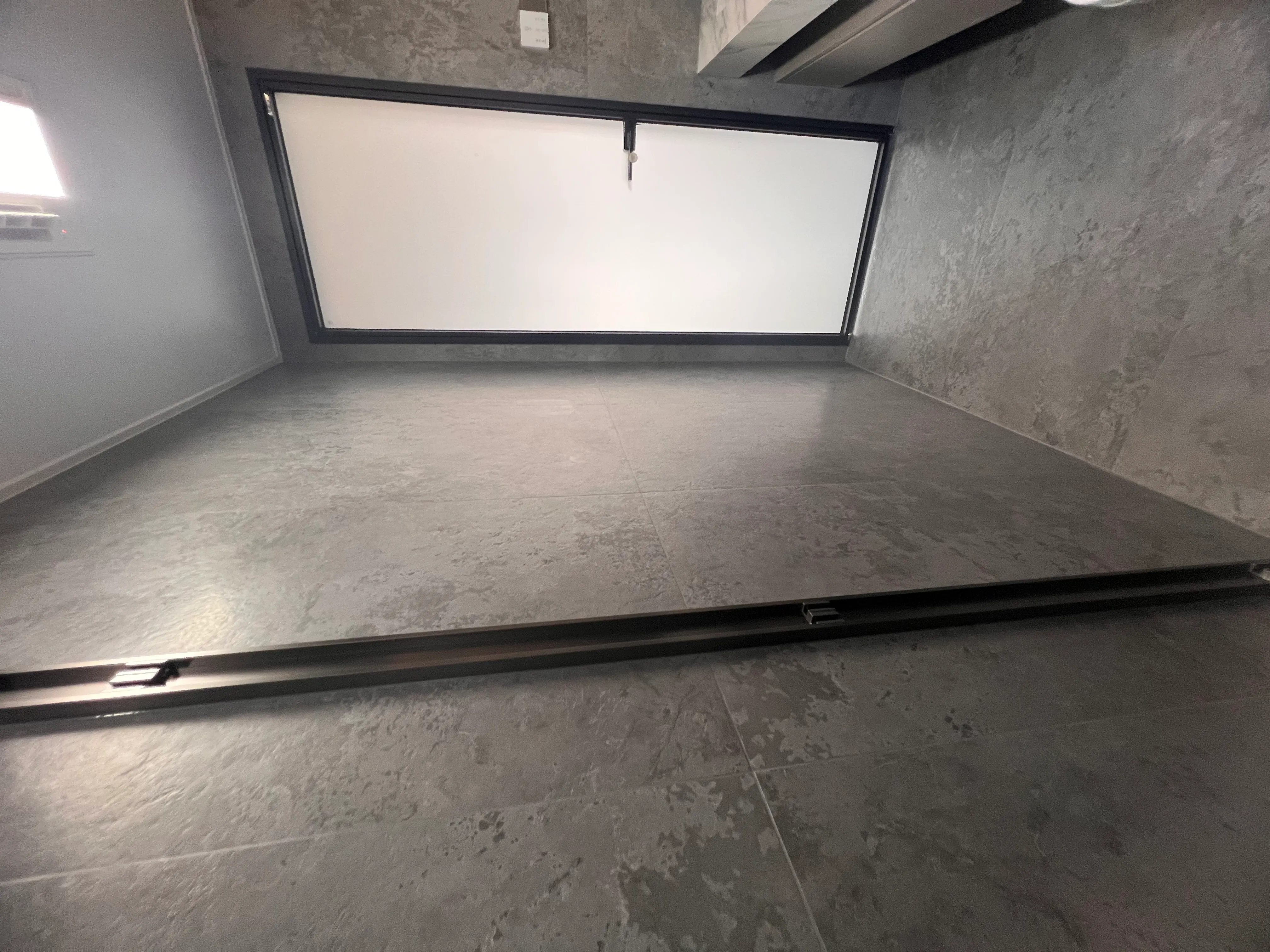 Quiet Luxury Bathroom with Concrete Look Tiles - Quiet Luxury Bathroom with Concrete Look Tiles 10