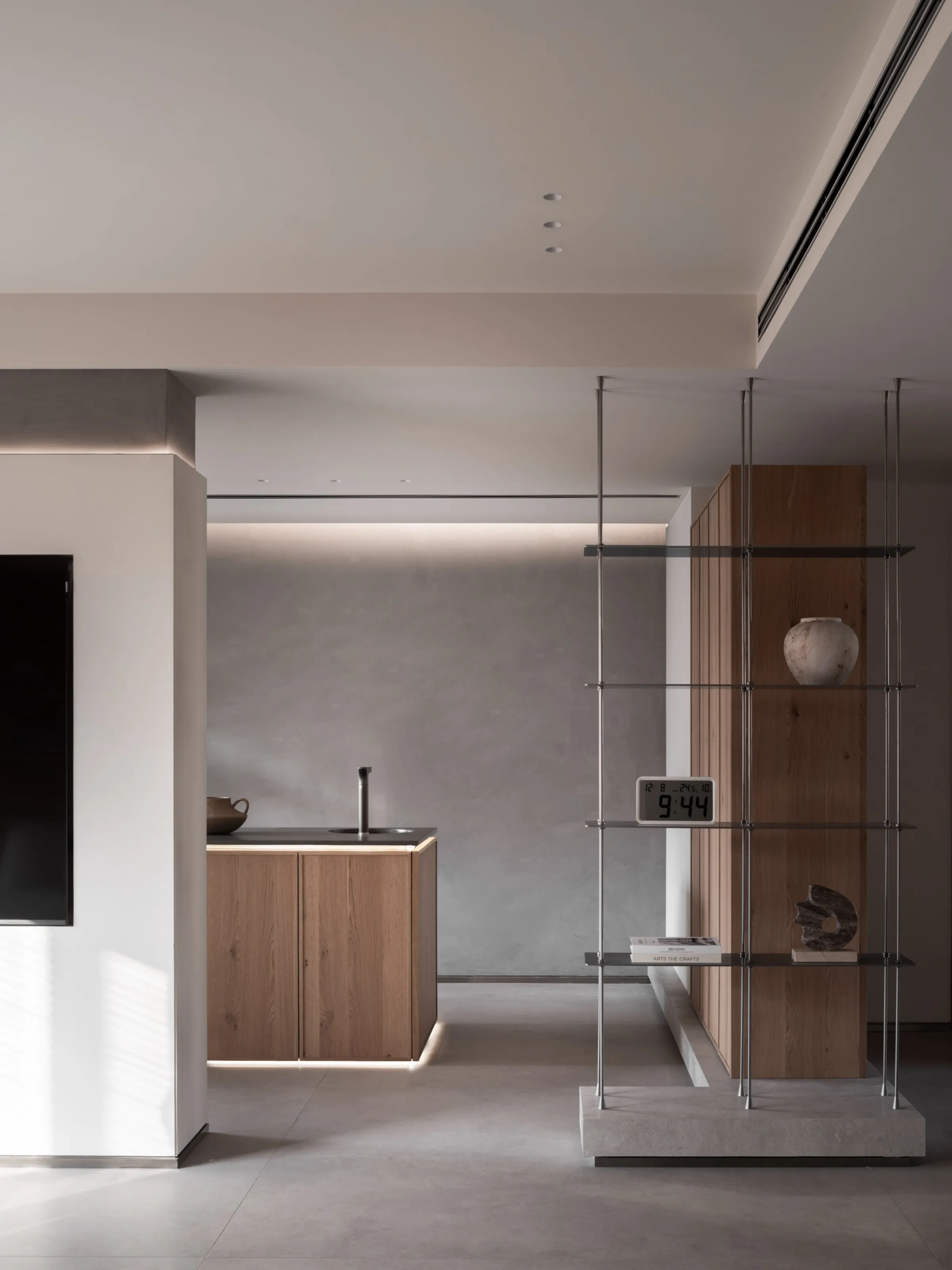 Quiet Luxury Villa with Limestone Look Tiles - Quiet Luxury Living Room with Limestone Look Tiles 10