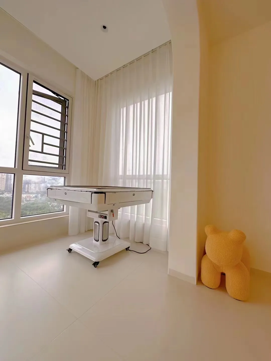 Warm Minimalism Apartment with Cream Color Tiles