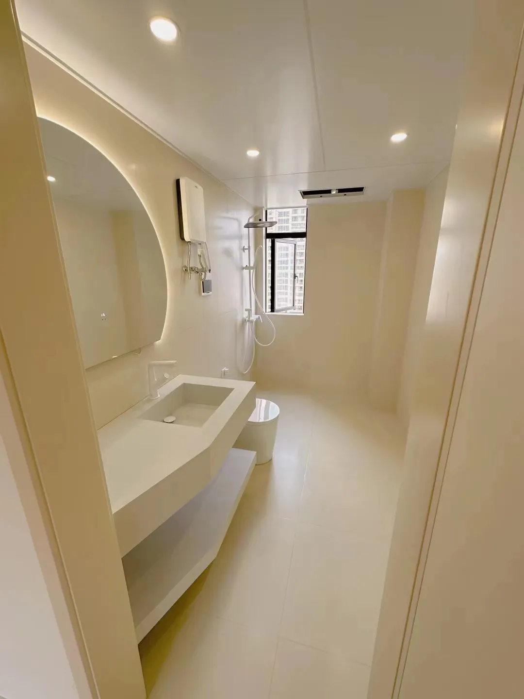 Warm Minimalism Apartment with Cream Color Tiles - Warm Minimalism Bathroom with Cream Color Tiles 1