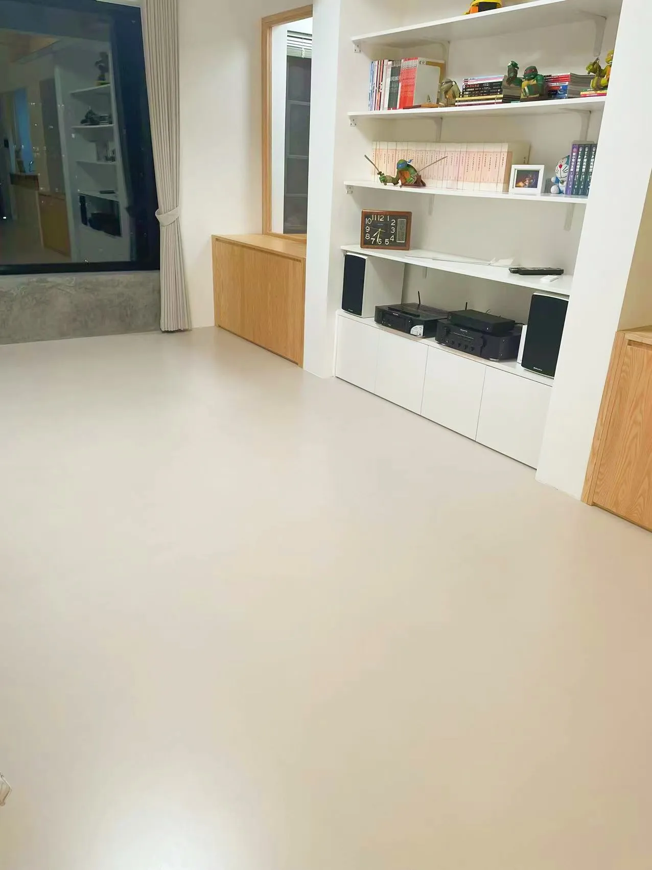 Warm Minimalism Apartment with Microcent Tiles - Warm Minimalism Living Room with Microcent Tiles 1