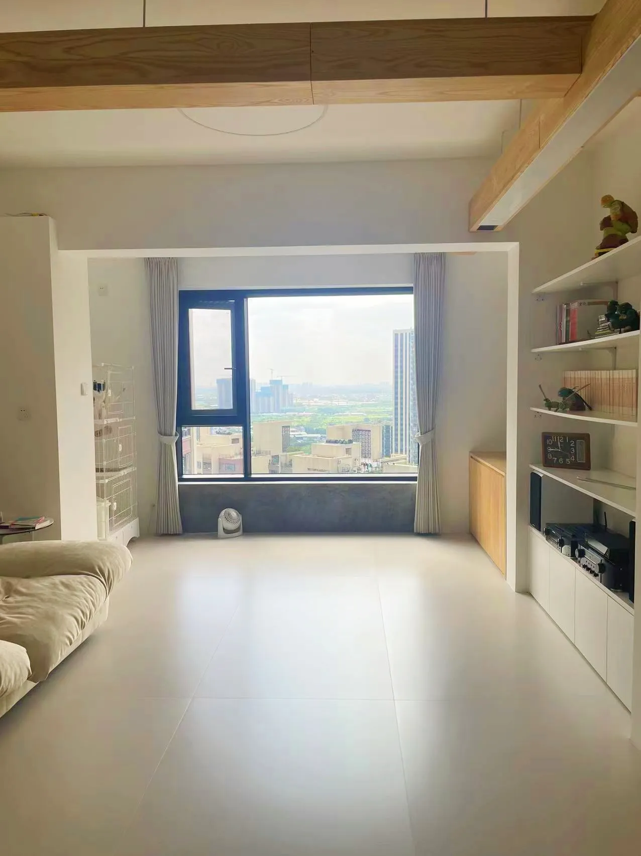 Warm Minimalism Apartment with Microcent Tiles - Warm Minimalism Living Room with Microcent Tiles 2